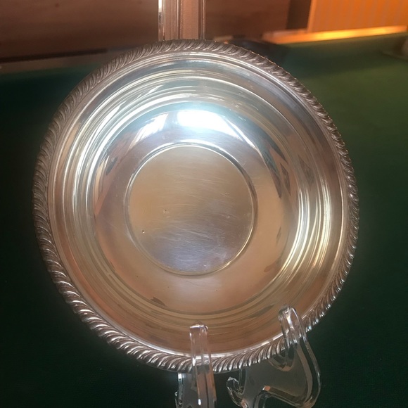 Silver Bowl by National “silver on copper” 1028 is 6 1/8” in diameter - Picture 5 of 9